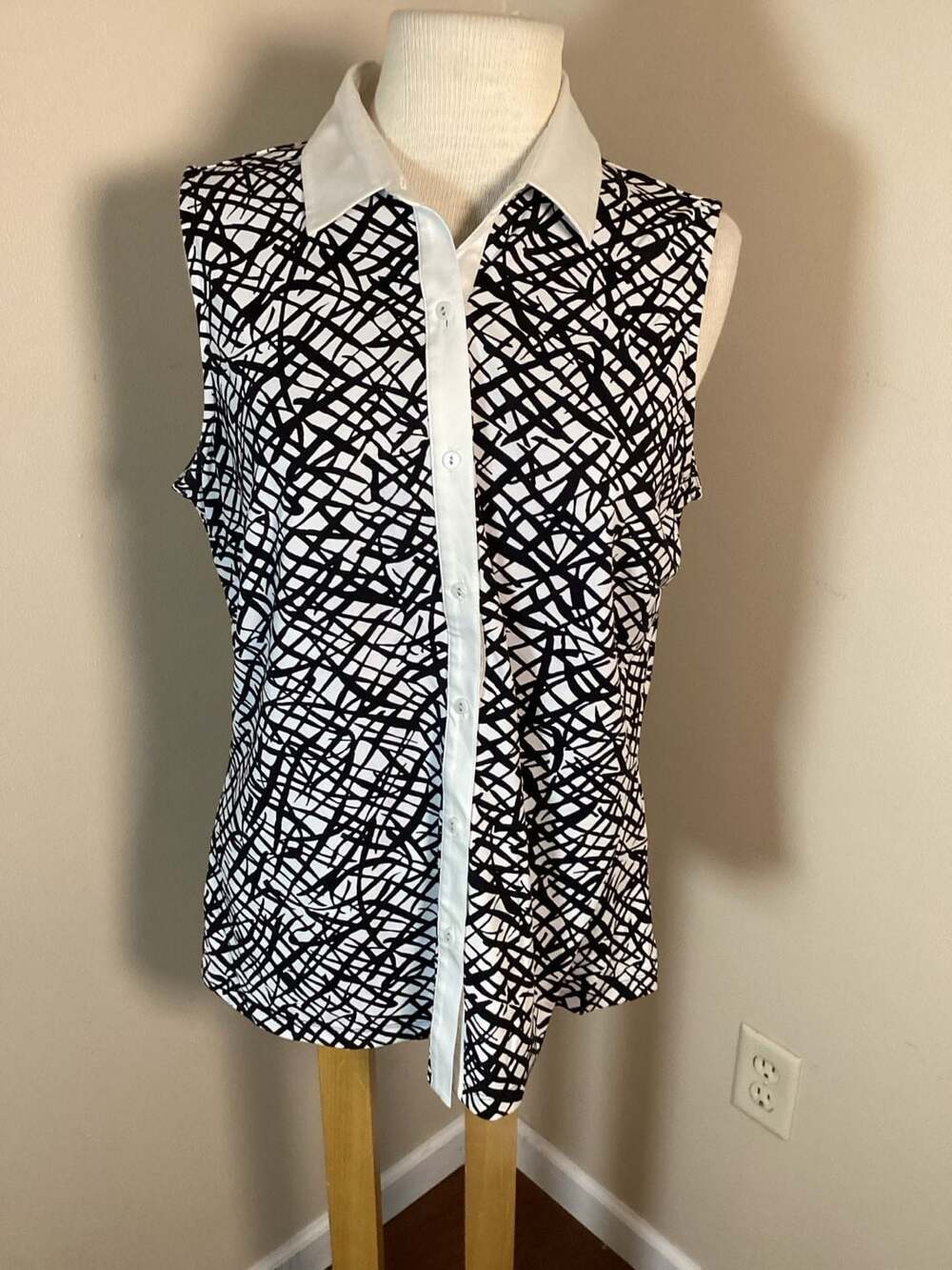 J.McLaughlin Sleeveless Button Down Shirt Black White Abstract Print XL
